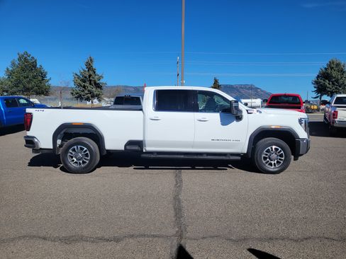 Used 2024 GMC Sierra 3500 SLE w/ SLE Convenience Package image 2