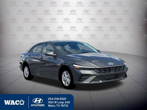 New 2026 Hyundai Elantra SE image 13