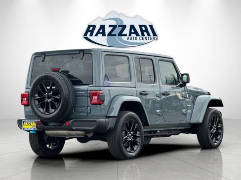 Used 2024 Jeep Wrangler Unlimited Sahara AWD/4WD image 3