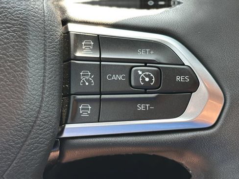 Used 2025 Jeep Compass Limited AWD/4WD image 13