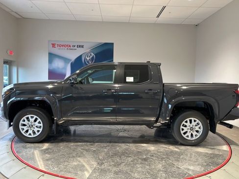 New 2025 Toyota Tacoma SR5 image 3