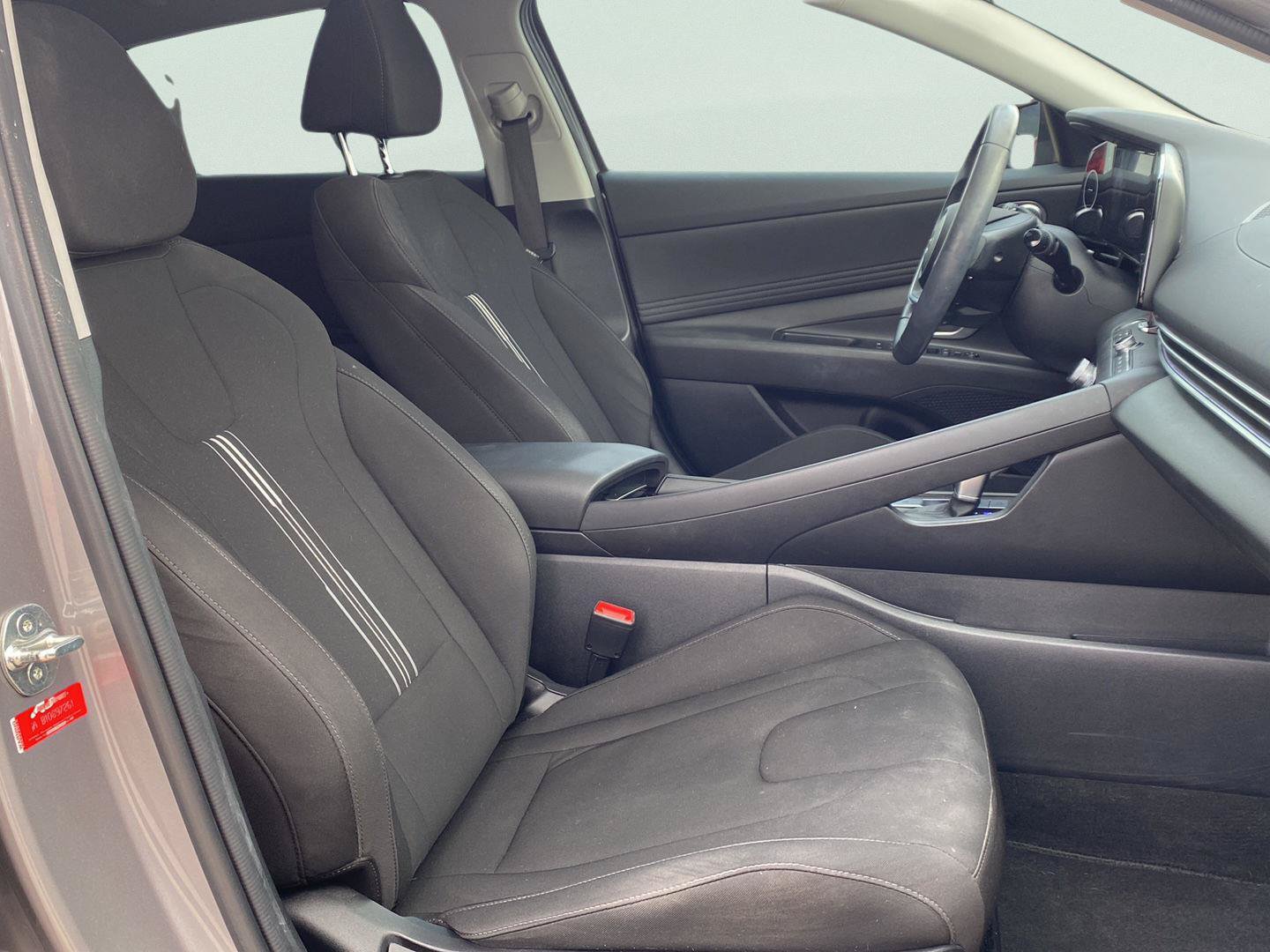 Used 2024 Hyundai Elantra SEL w/ Convenience Package FWD image 27