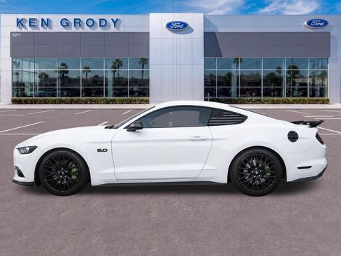 Used 2017 Ford Mustang GT RWD image 7