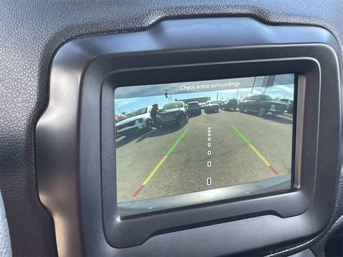 Used 2021 Jeep Renegade Sport image 25