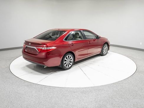 Used 2015 Toyota Camry XLE w/ Moonroof Package FWD image 29