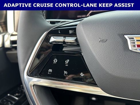 Used 2025 Cadillac Escalade ESV Premium Luxury image 17