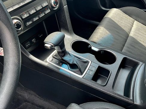 Used 2020 Kia Sportage LX image 14