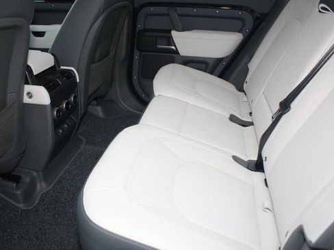 Used 2025 Land Rover Defender 110 V8 image 5