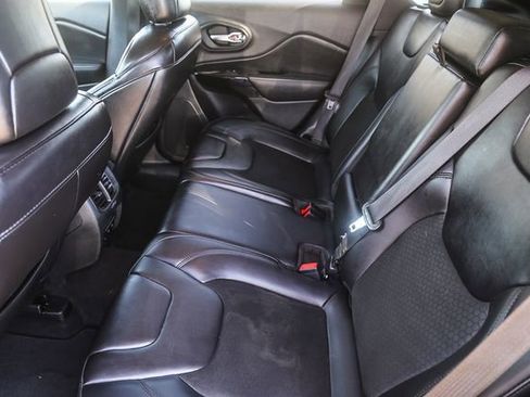 Used 2019 Jeep Cherokee Latitude Plus image 14