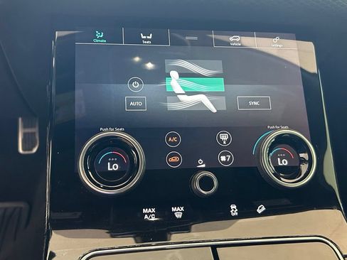 Used 2019 Land Rover Range Rover Velar R-Dynamic SE AWD/4WD image 52