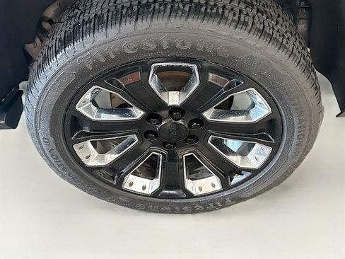 Used 2018 GMC Yukon XL Denali w/ Denali Ultimate Package AWD/4WD image 33