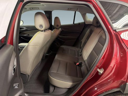 Used 2024 Chevrolet Trax ACTIV w/ Sunroof Package FWD image 22