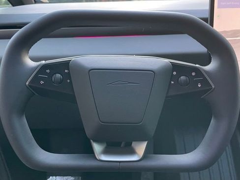 Used 2025 Tesla Cybertruck 2WD Crew Cab image 21