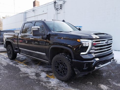 Used 2024 Chevrolet Silverado 2500 High Country w/ High Country Premium Package image 2