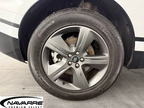 Used 2025 Land Rover Range Rover Velar Dynamic SE image 10