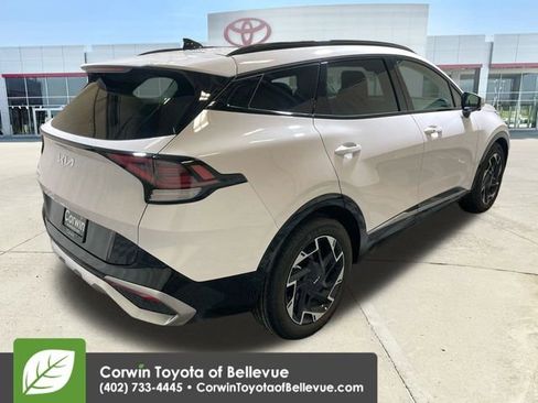 Used 2025 Kia Sportage SX image 8