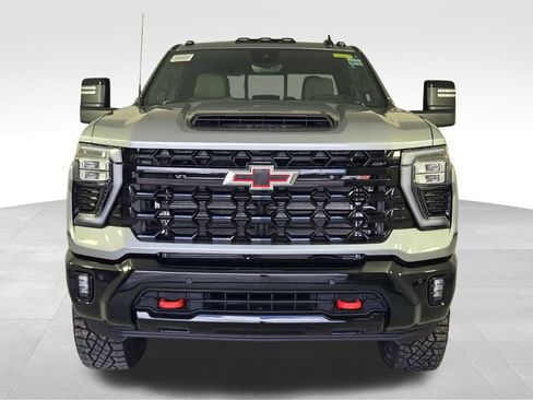 New 2026 Chevrolet Silverado 2500 ZR2 AWD/4WD image 2