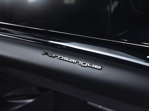 Used 2023 Ferrari Purosangue image 17