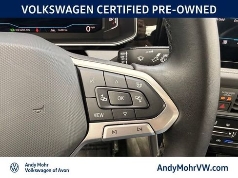 Used 2025 Volkswagen Jetta SEL FWD image 24