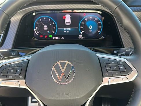 Used 2025 Volkswagen Atlas Peak Edition SE image 12