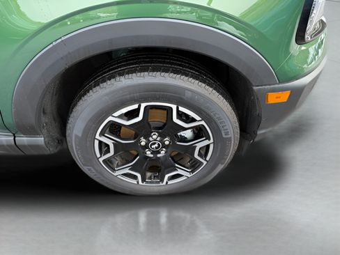 Certified 2025 Ford Bronco Sport Outer Banks w/ Outer Banks Tech Package+ AWD/4WD image 32