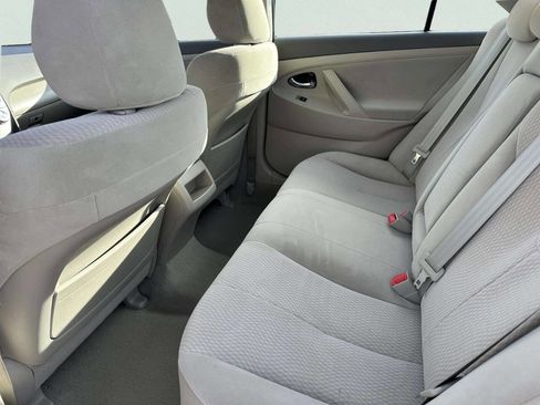 Used 2011 Toyota Camry LE image 11