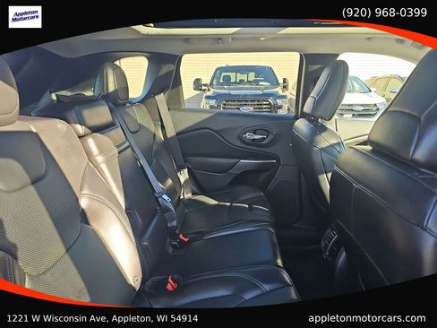 Used 2019 Jeep Cherokee Limited image 31