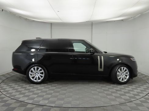 Certified 2025 Land Rover Range Rover Long Wheelbase SE image 4