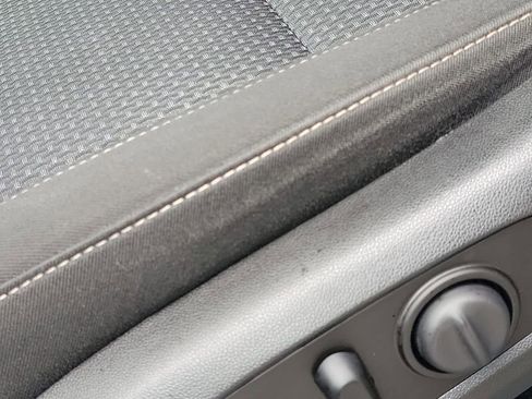 Used 2020 GMC Acadia SLE w/ Driver Convenience Package image 7