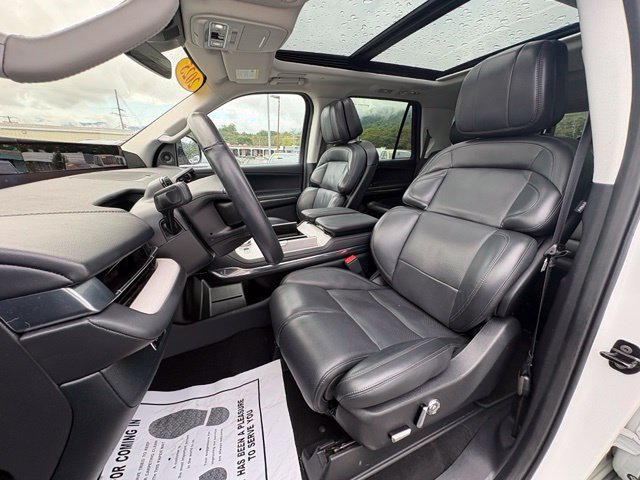 Used 2025 Lincoln Navigator Reserve AWD/4WD image 28