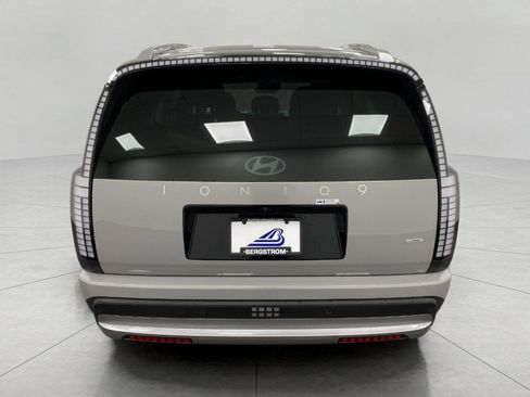 New 2026 Hyundai Ioniq 9 SE image 4