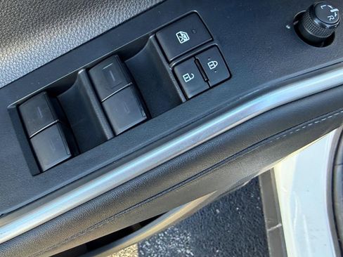 Used 2022 Toyota Highlander XLE image 15