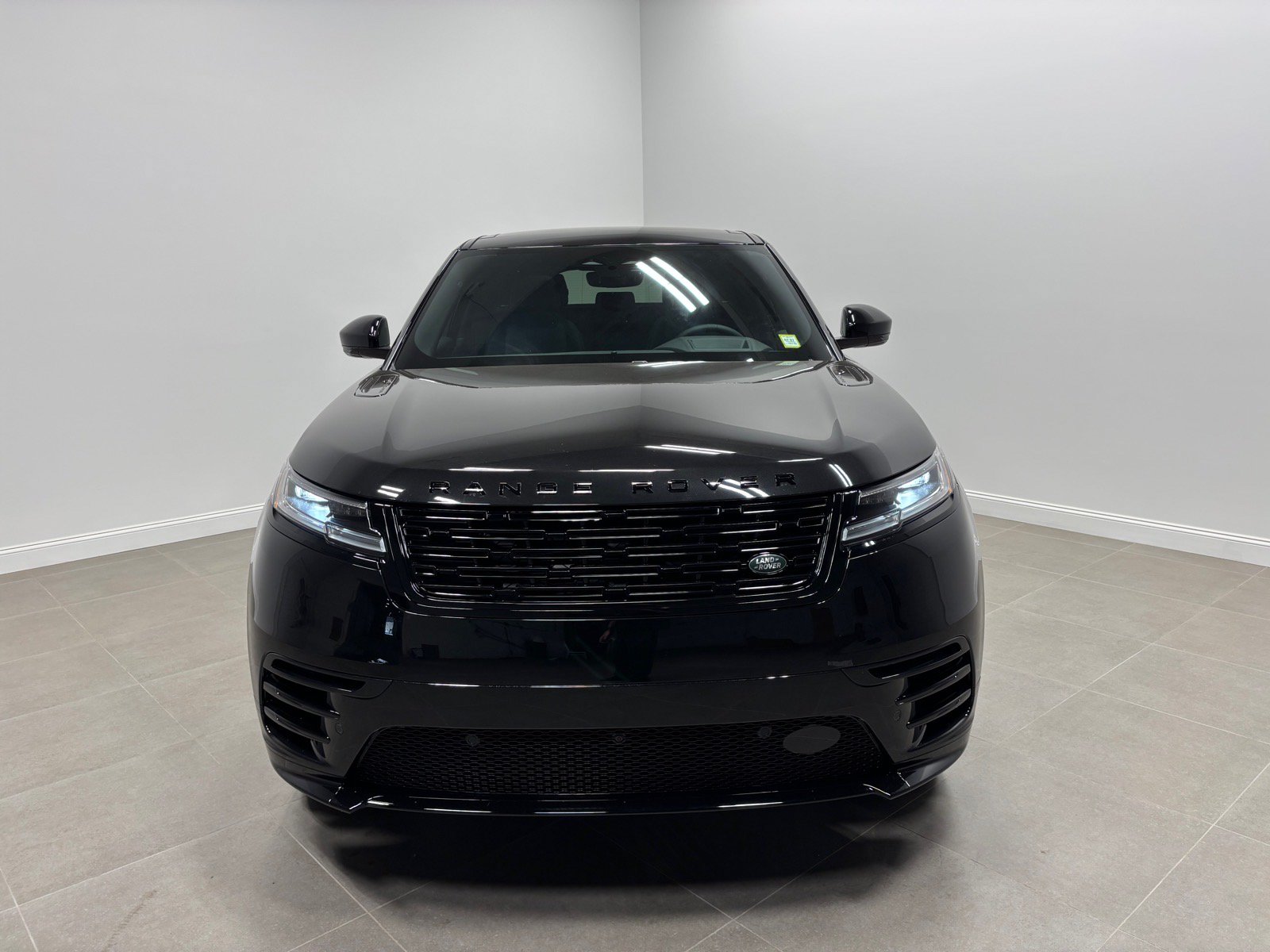 New 2026 Land Rover Range Rover Velar Belgravia AWD/4WD image 3