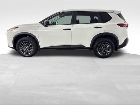 Used 2023 Nissan Rogue S FWD image 6