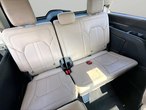 Used 2024 Ford Expedition Limited AWD/4WD image 19