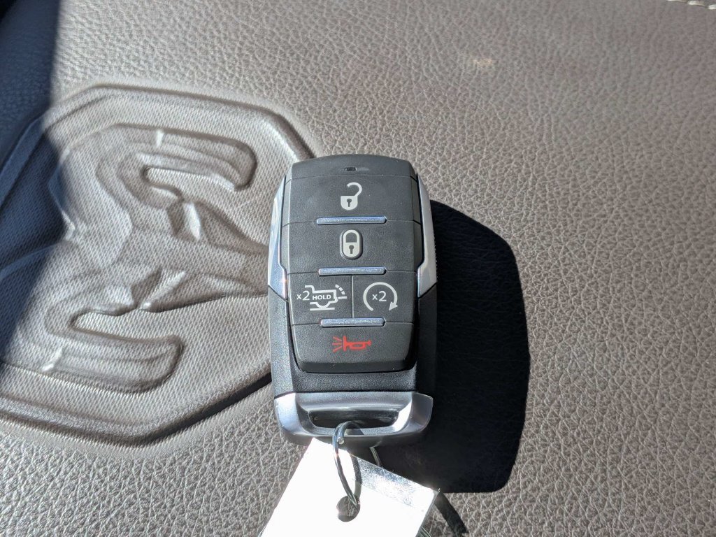 Used 2025 RAM 1500 Laramie AWD/4WD image 30