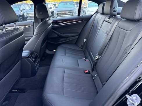 Used 2023 BMW 530e w/ Premium Package image 6