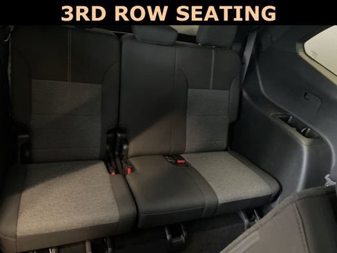 Used 2025 GMC Acadia Elevation image 35