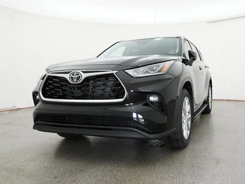 New 2026 Toyota Highlander Limited image 56