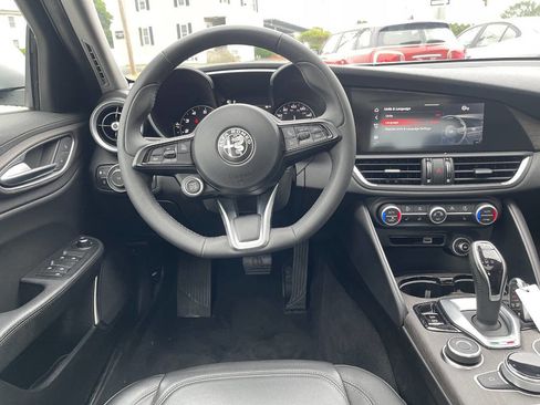 Used 2021 Alfa Romeo Giulia Ti image 18