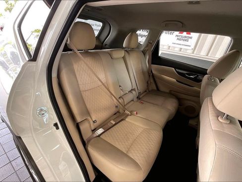 Used 2020 Nissan Rogue SV FWD image 15