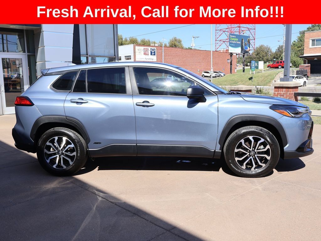 Used 2024 Toyota Corolla Cross AWD Hybrid image 3