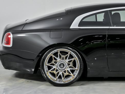 Used 2014 Rolls-Royce Wraith image 13