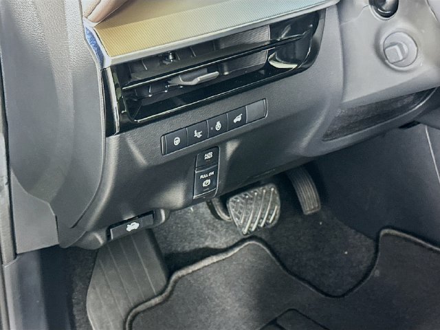 Used 2025 Nissan Murano Platinum w/ Cargo Package AWD/4WD image 10