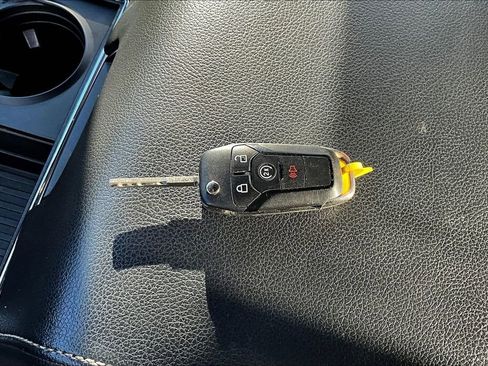 Used 2022 Ford F250 Lariat w/ Lariat Value Package image 36