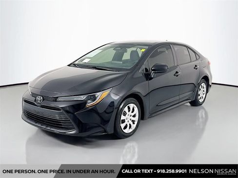 Used 2024 Toyota Corolla LE FWD image 1