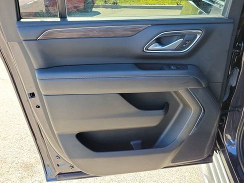 Used 2022 Chevrolet Suburban LS AWD/4WD image 9