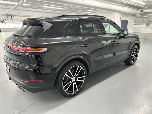 Used 2026 Porsche Cayenne S AWD/4WD image 5