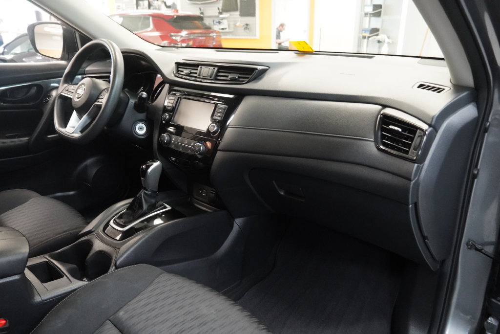 Used 2019 Nissan Rogue S AWD/4WD image 10