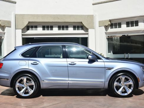 Used 2019 Bentley Bentayga AWD/4WD image 5